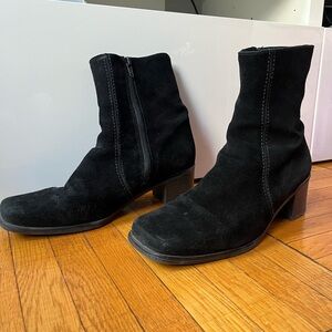La Canadienne black square-toe suede heeled booties